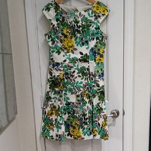 London Style Floral Dress with Blue and Green Accents Size 12.